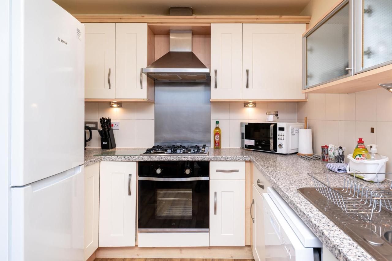 4 Bedroom Townhouse In Stirling Exterior photo