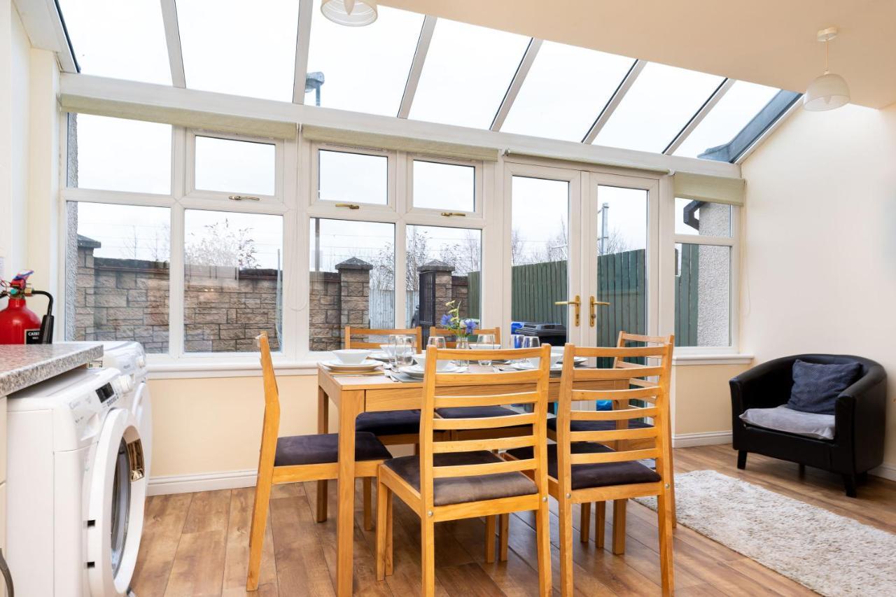 4 Bedroom Townhouse In Stirling Exterior photo
